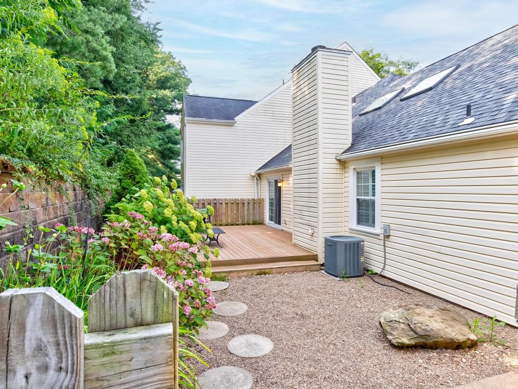 2584 Hunters Point Ct 34