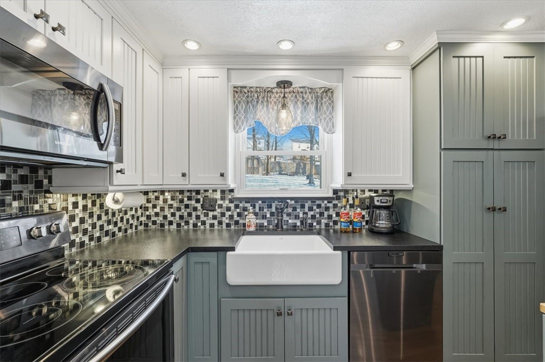 545 Chaparral Dr