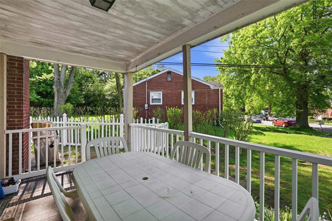 1012 Garden Pl