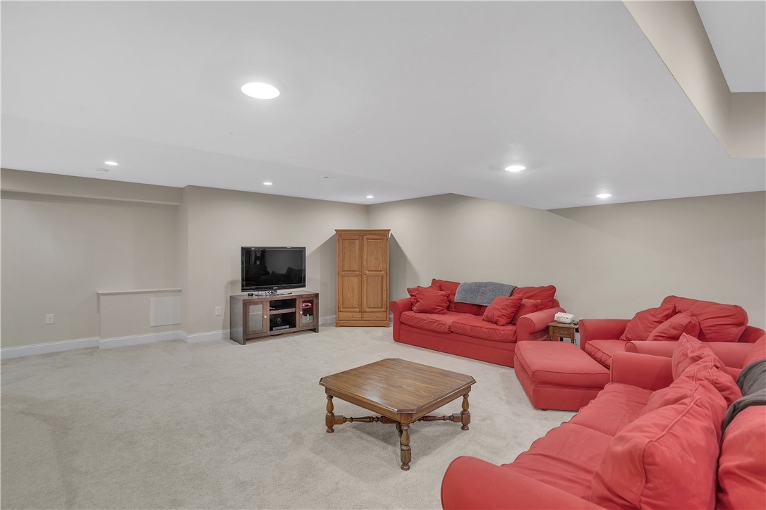 213 Windham Ln