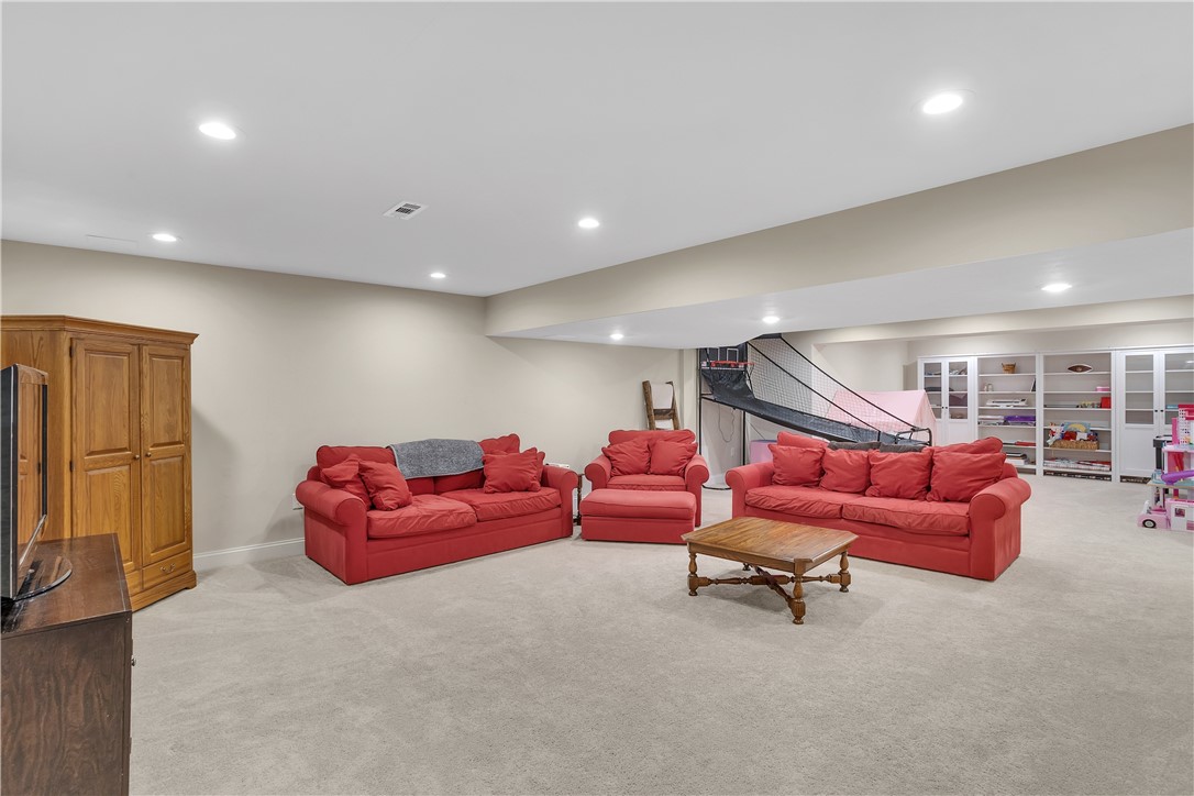 213 Windham Ln
