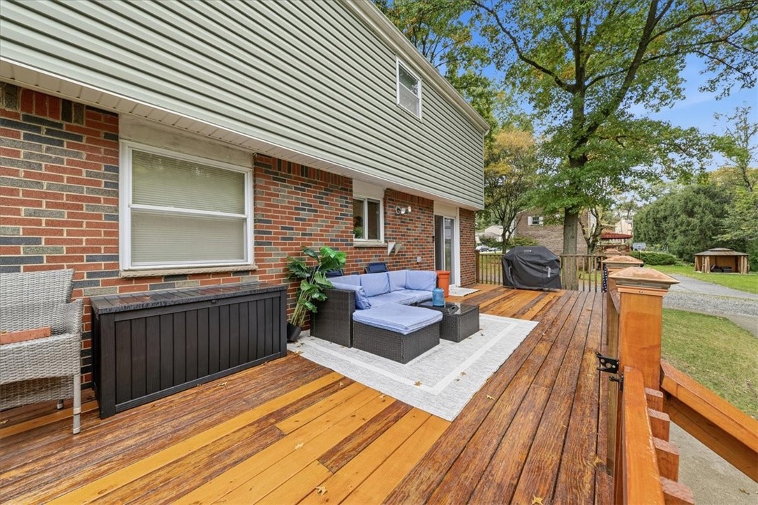 1015 Evergreen Dr