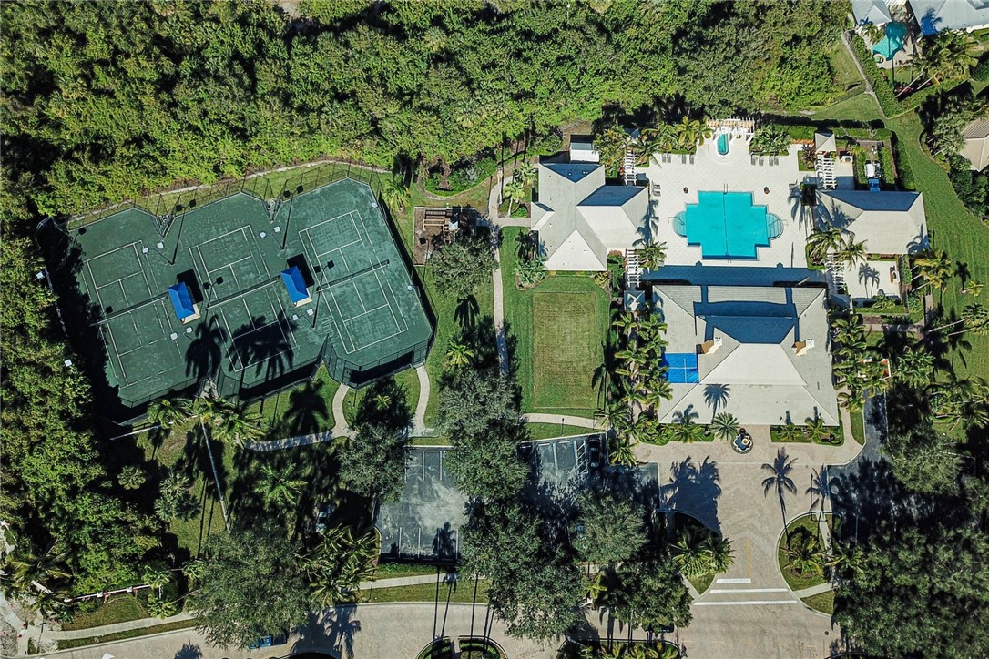 2833 Saint Barts Square