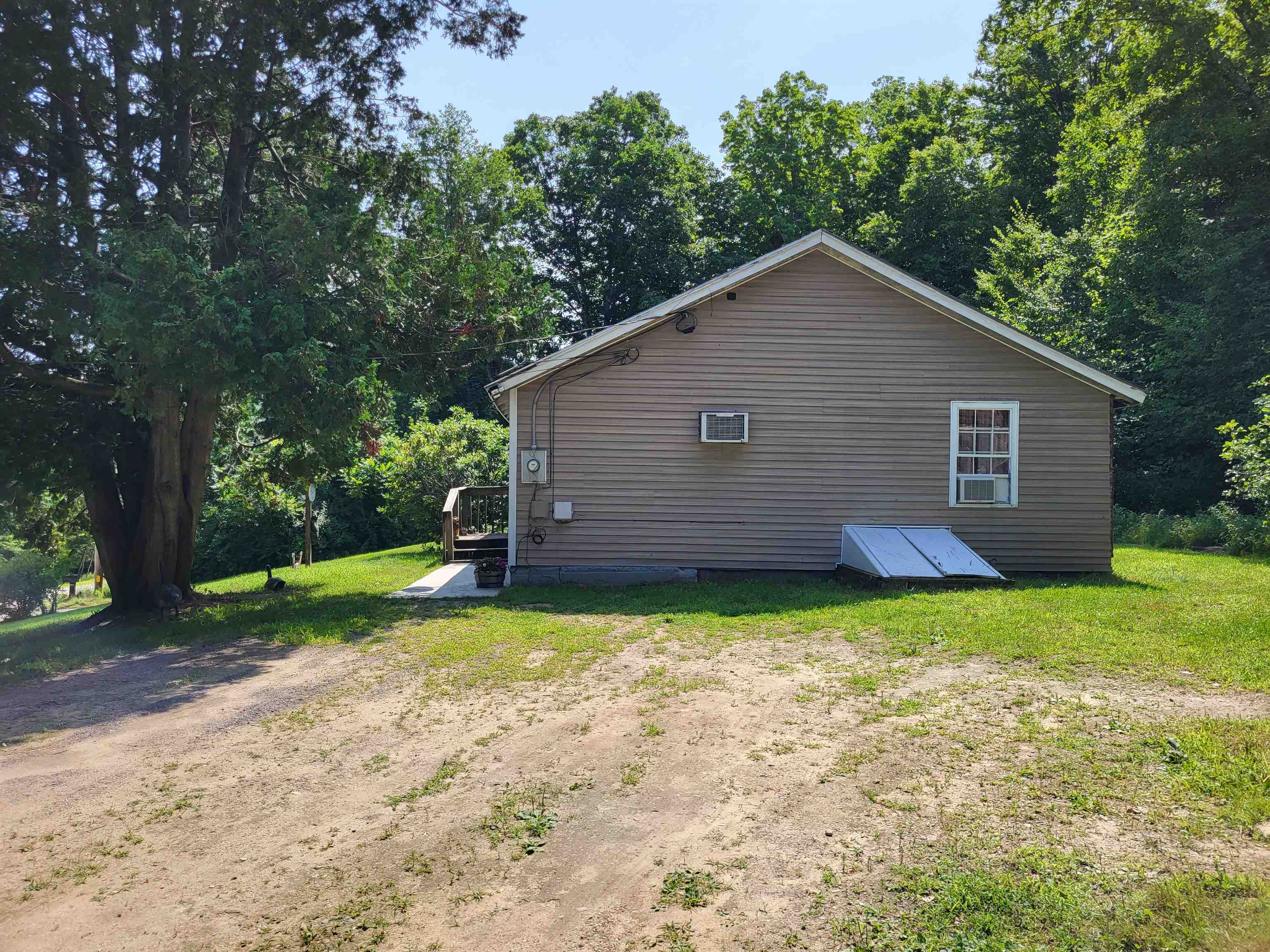 598 Old Bristol Road