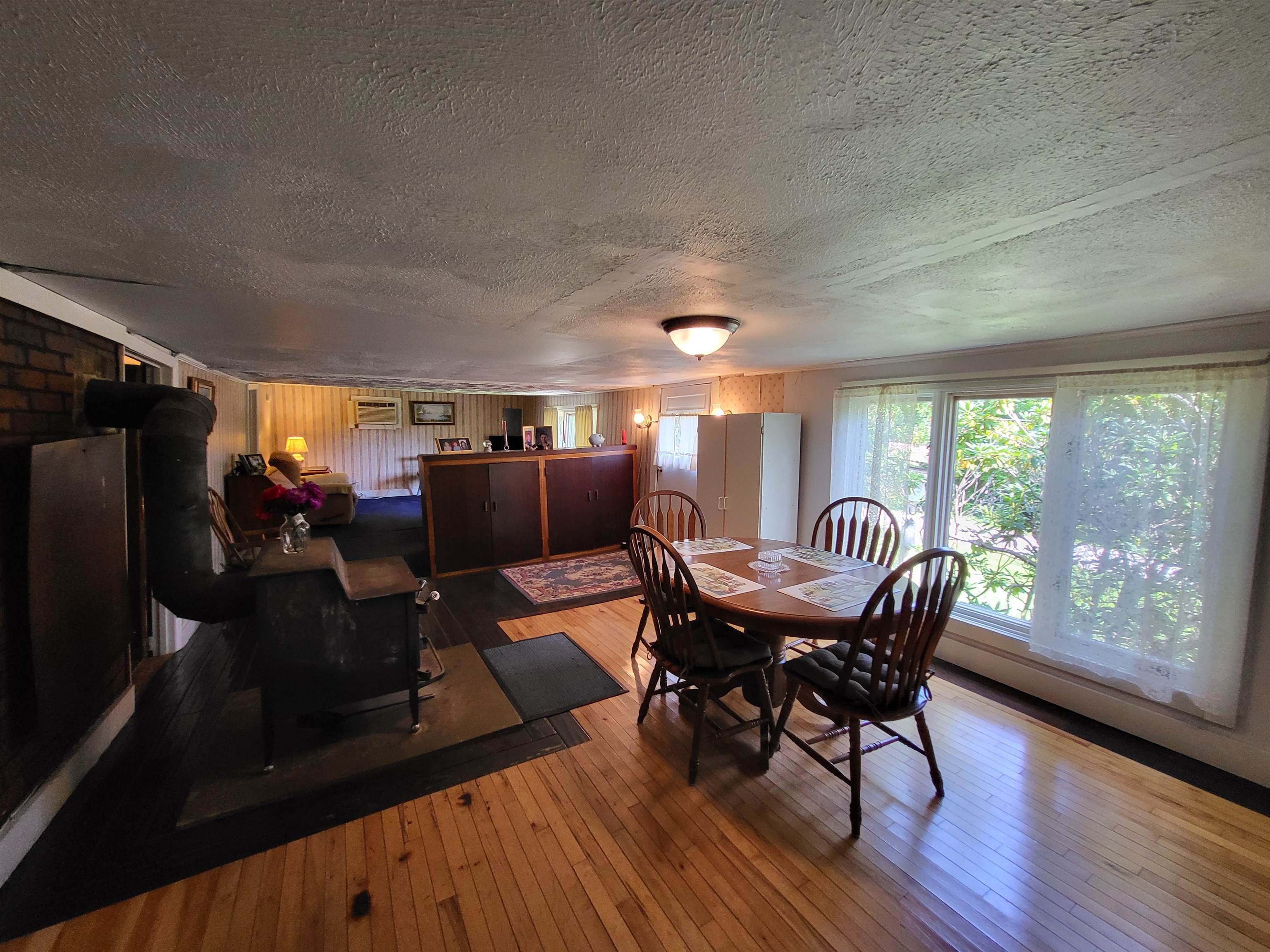 598 Old Bristol Road