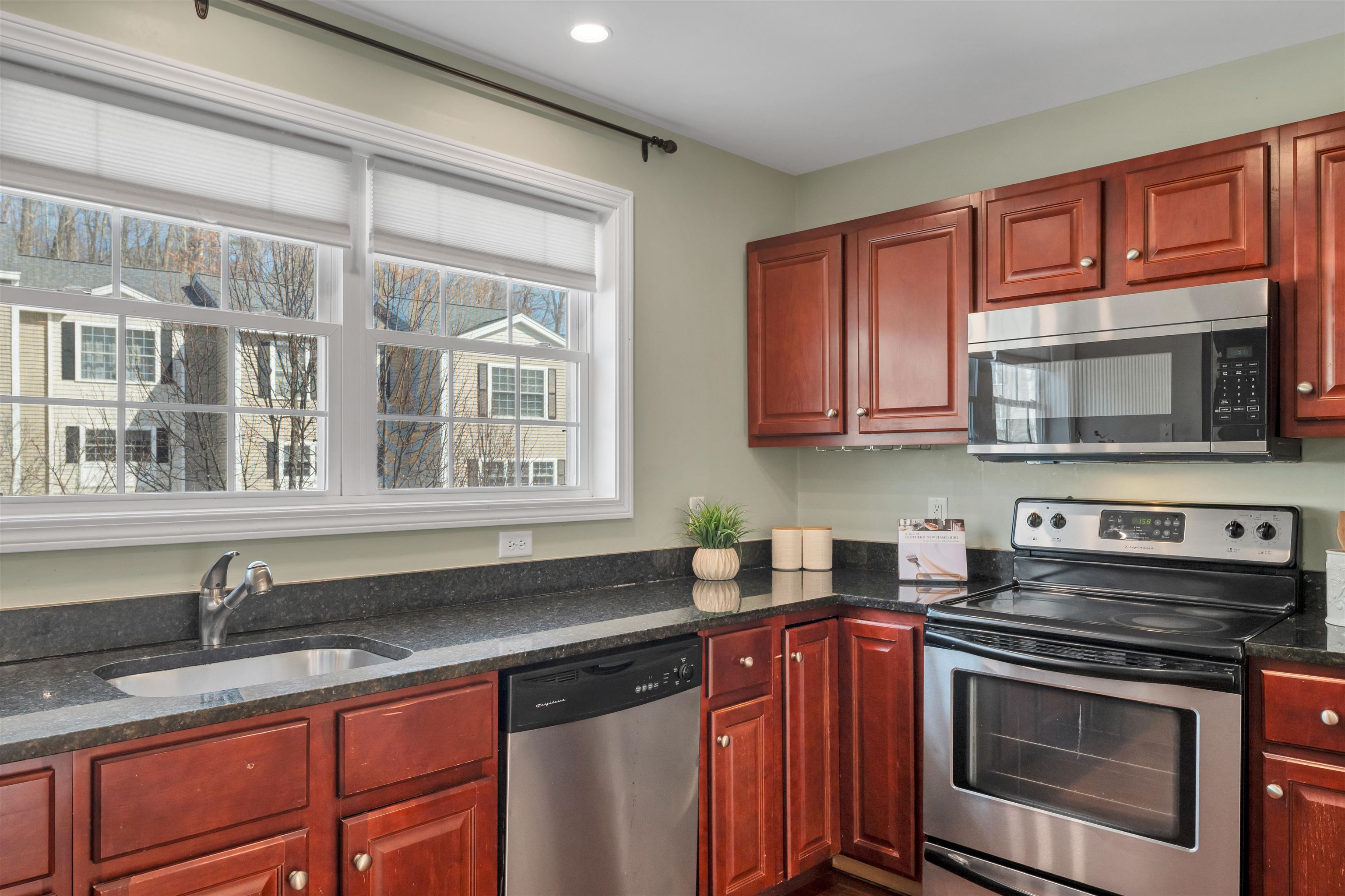 24 Dillon Way Unit: 3