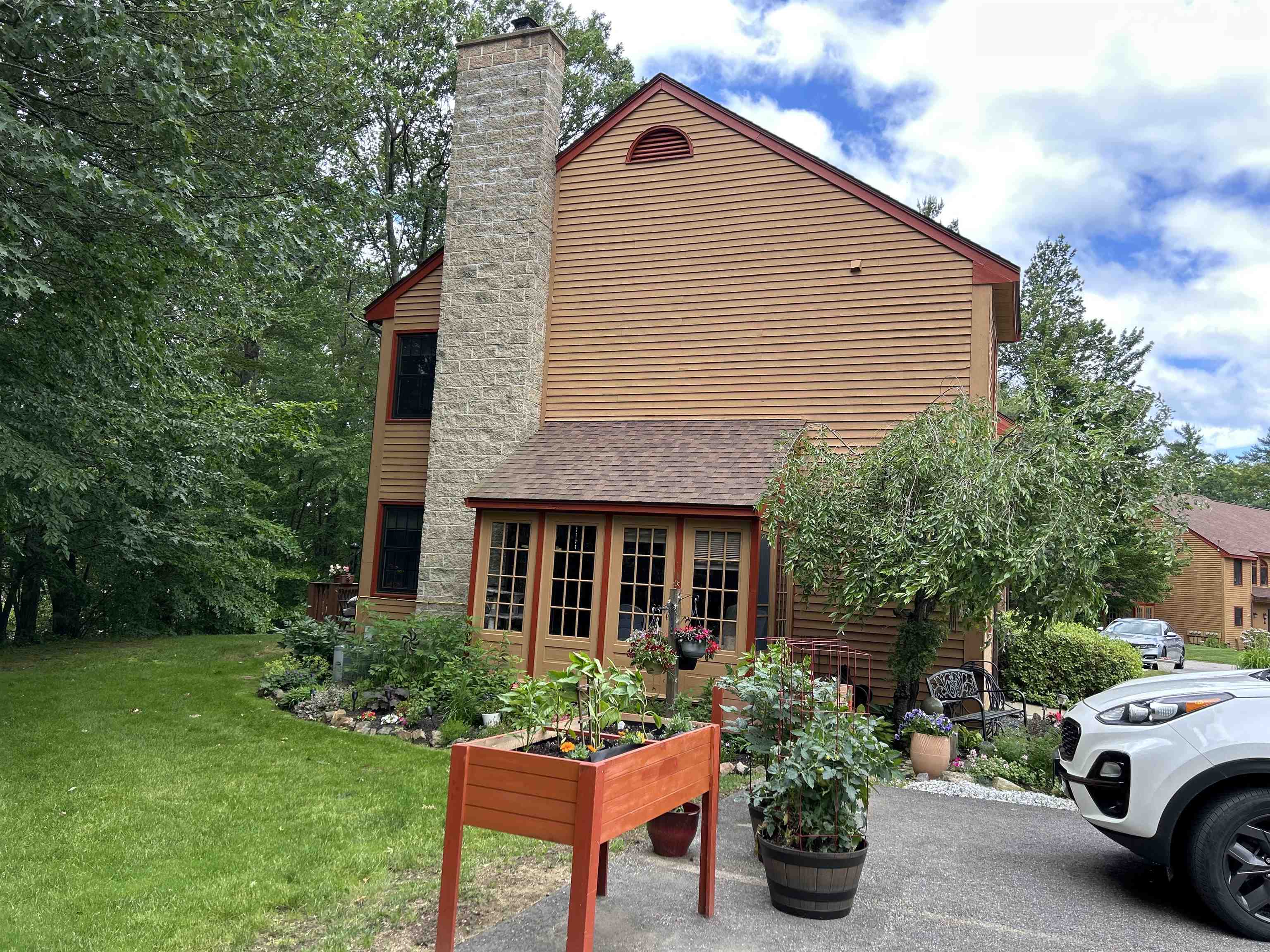 240 Franklin Street Unit: 28