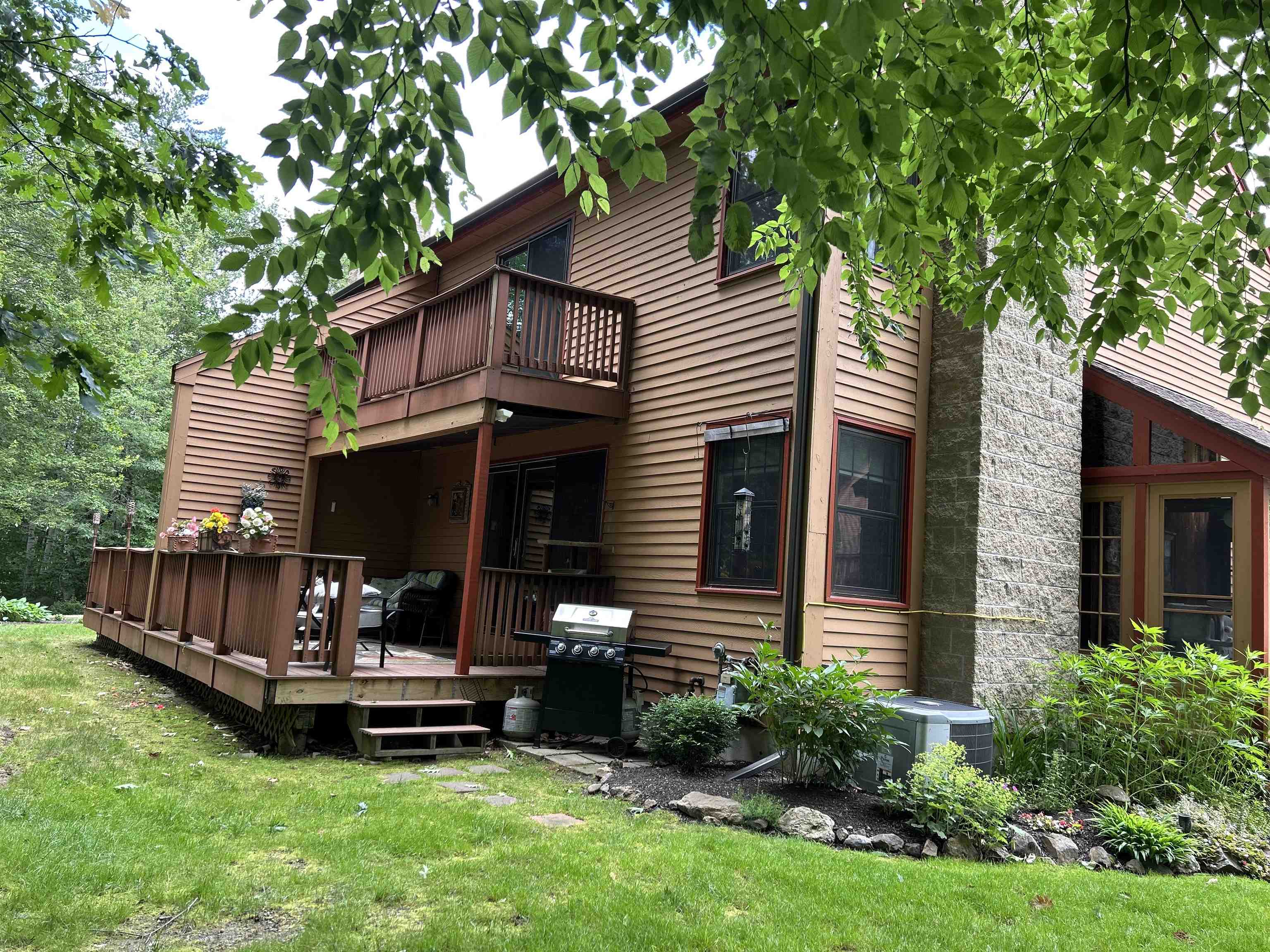 240 Franklin Street Unit: 28