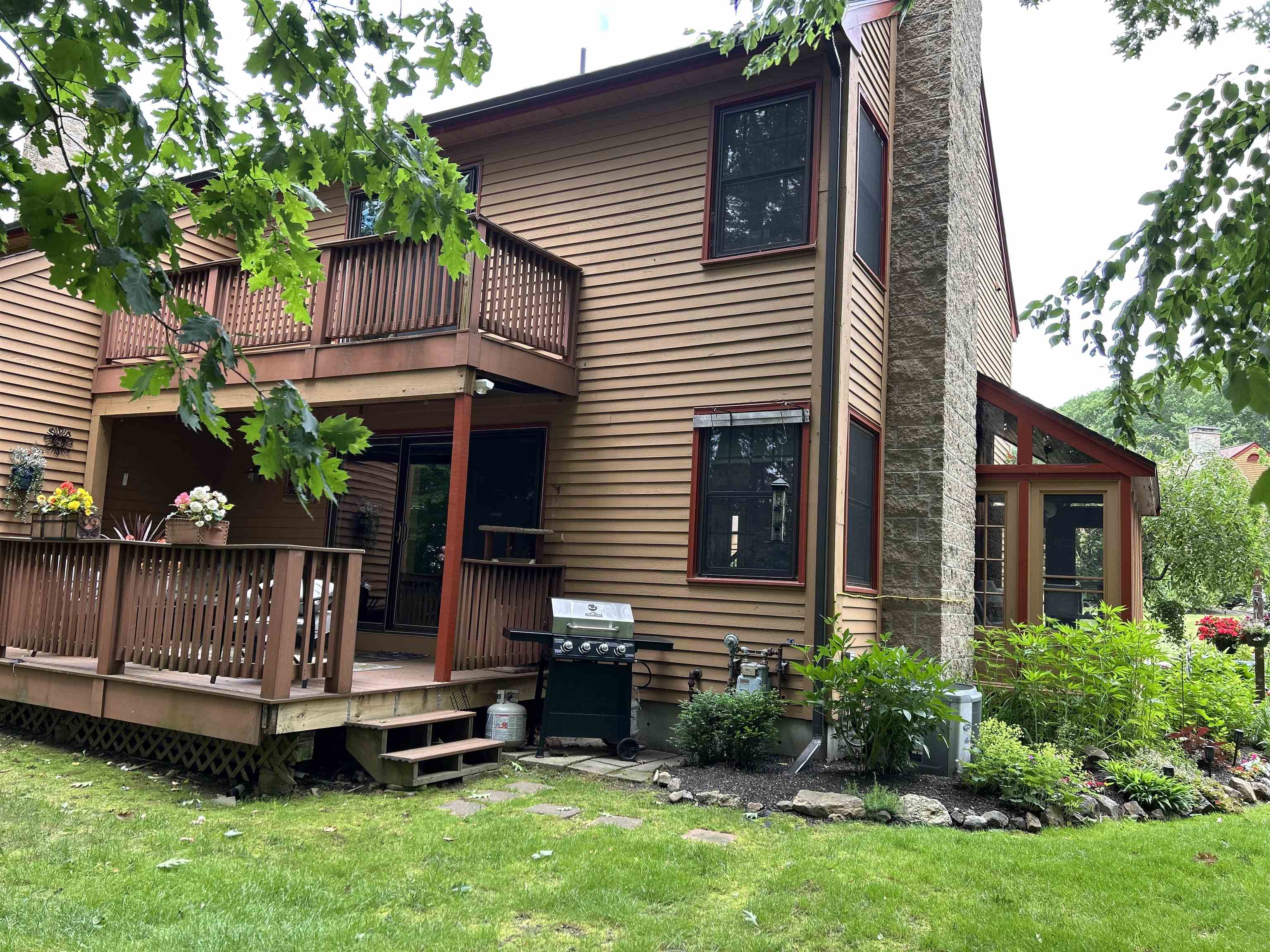 240 Franklin Street Unit: 28