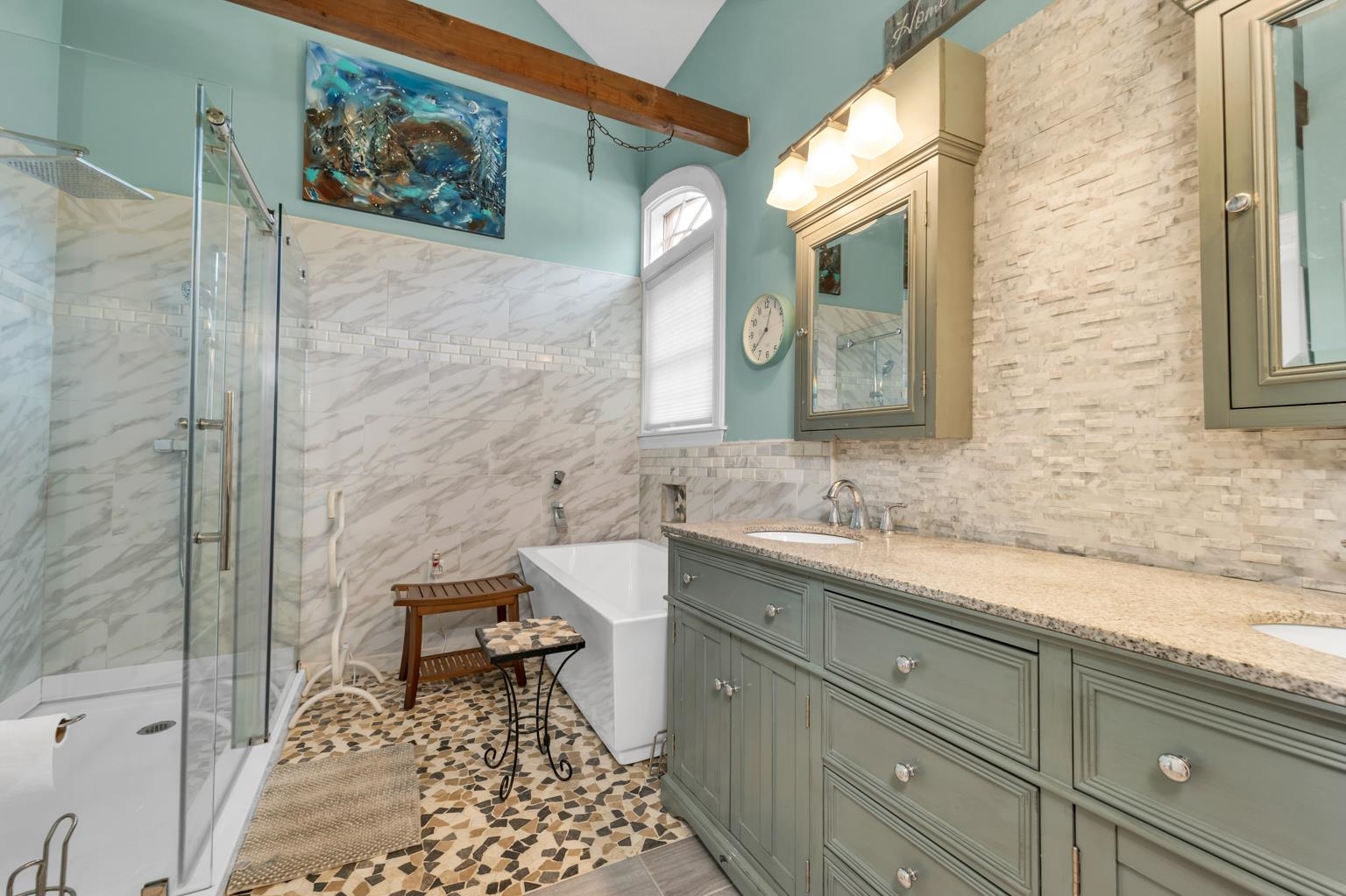 240 Franklin Street Unit: 28