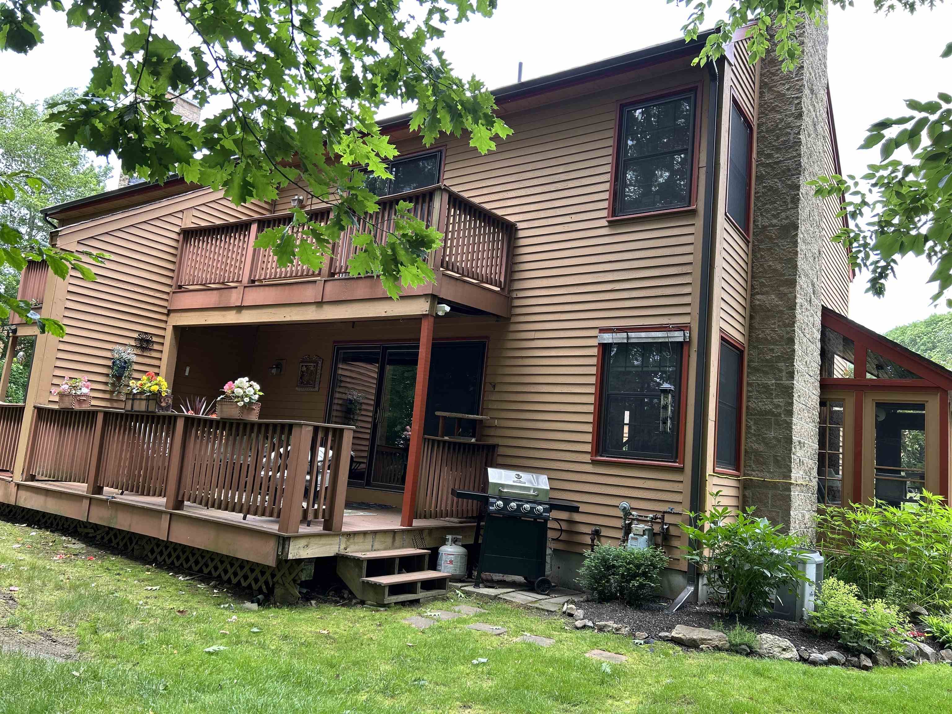 240 Franklin Street Unit: 28