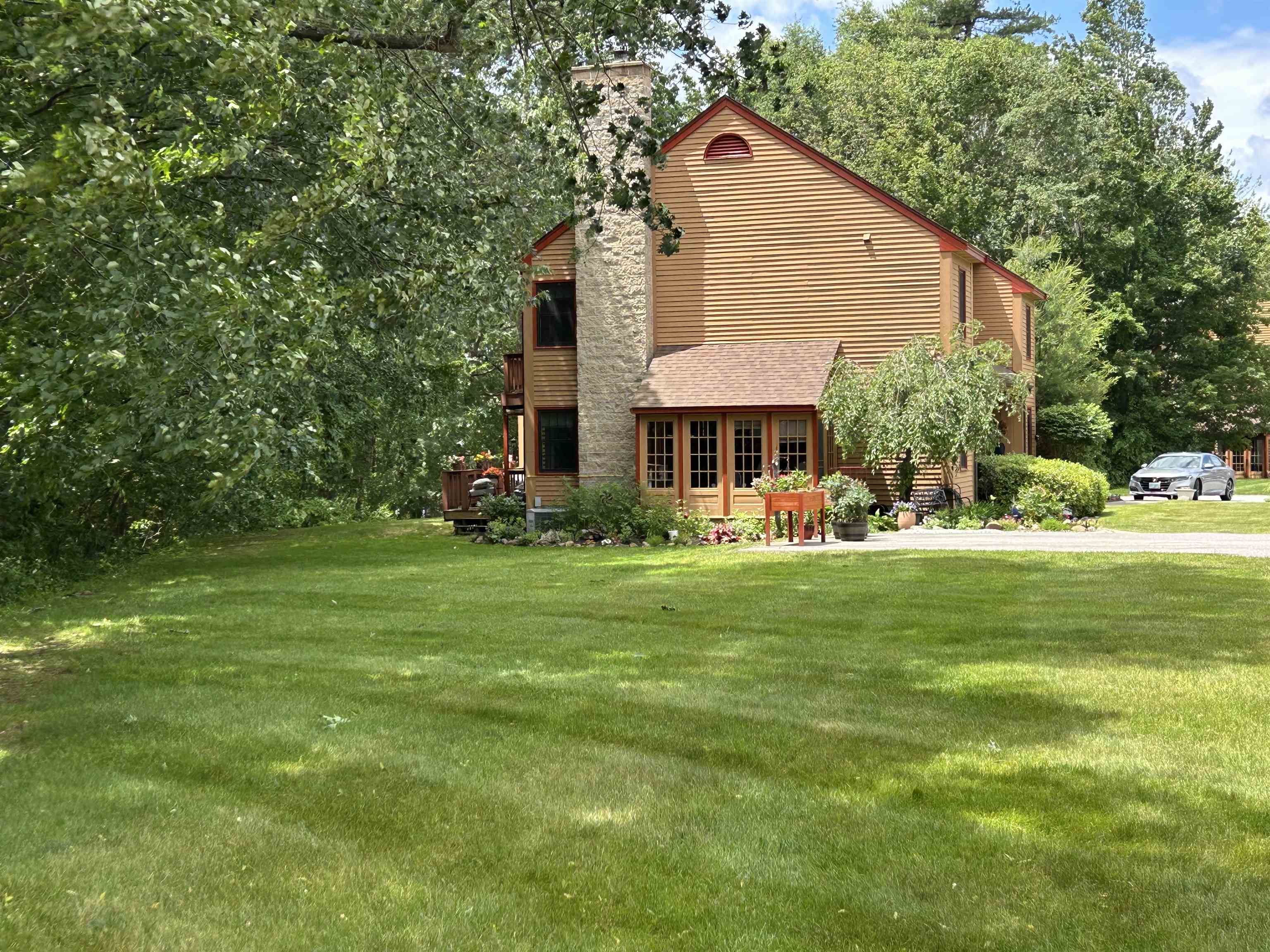 240 Franklin Street Unit: 28