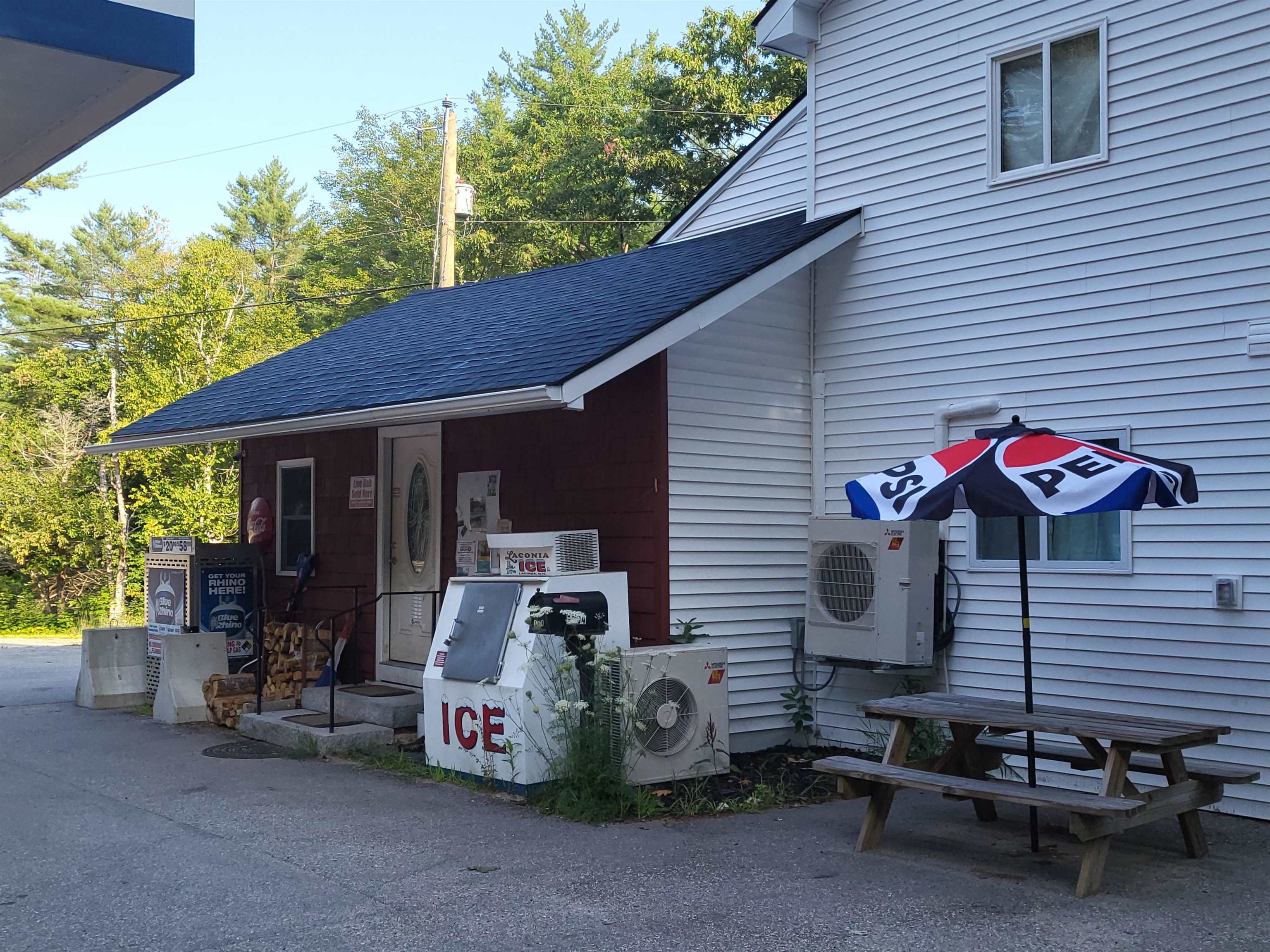 1004 Bearcamp Highway