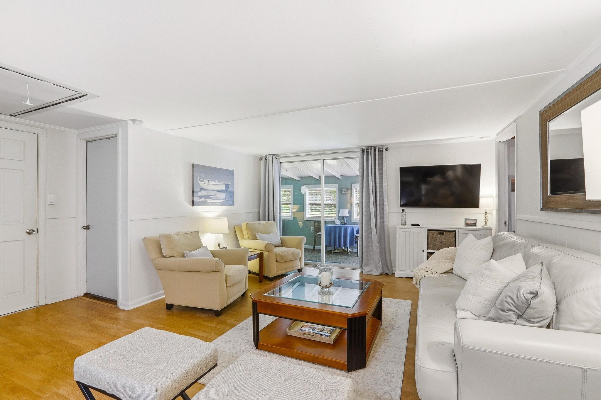 200 Paradise Drive