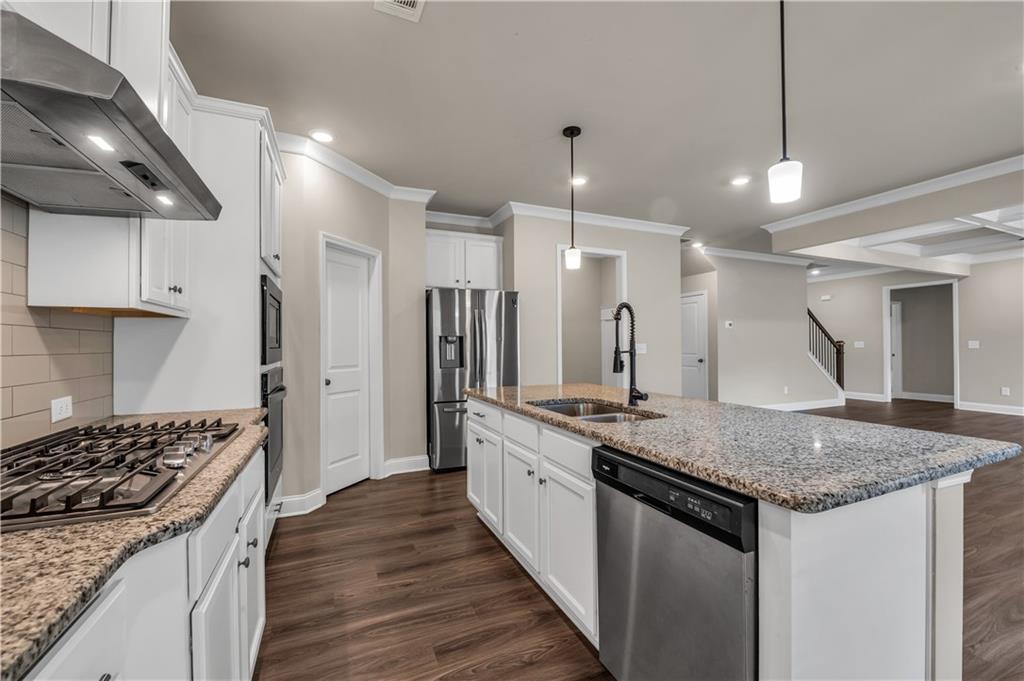 6984 Lancaster Crossing