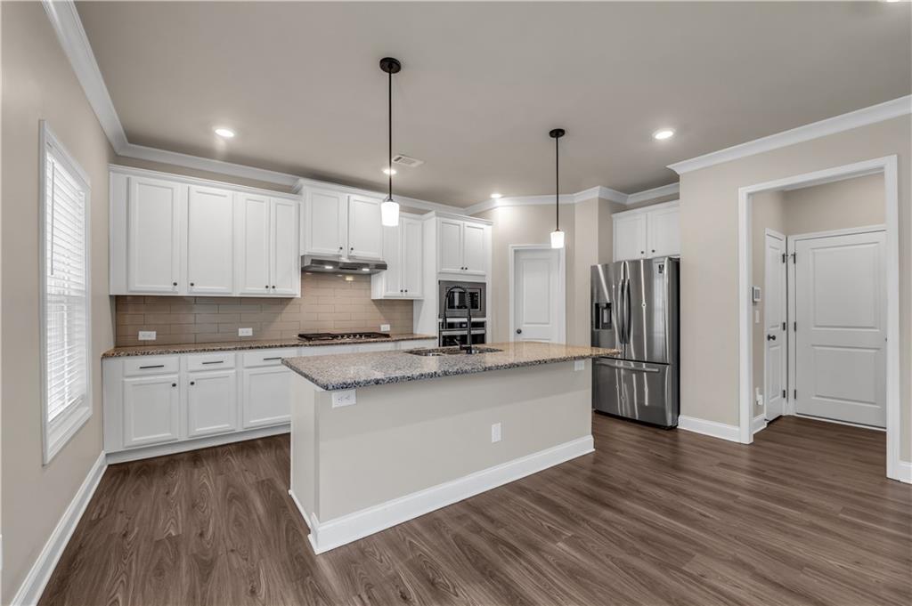6984 Lancaster Crossing