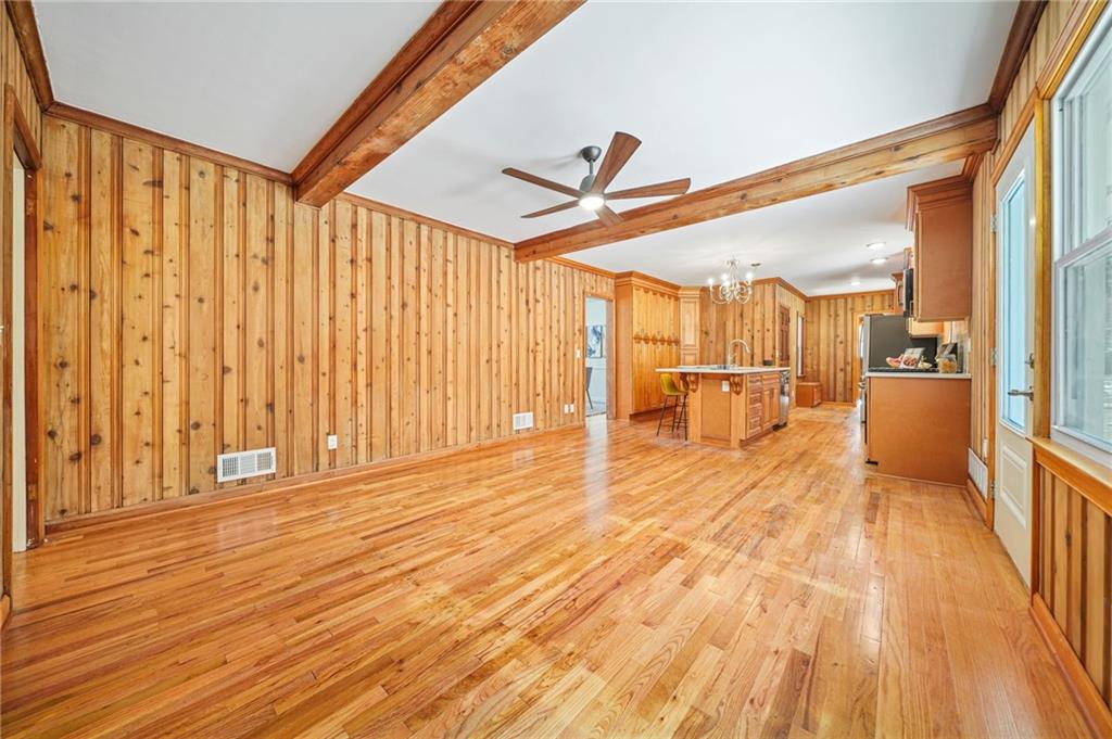 719 Lynn Valley Road SW