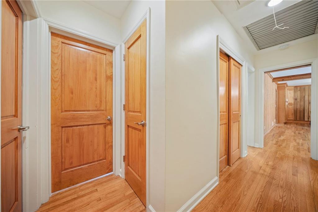 719 Lynn Valley Road SW