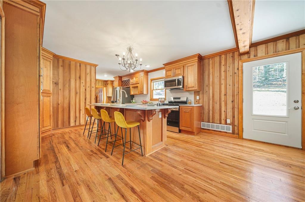 719 Lynn Valley Road SW