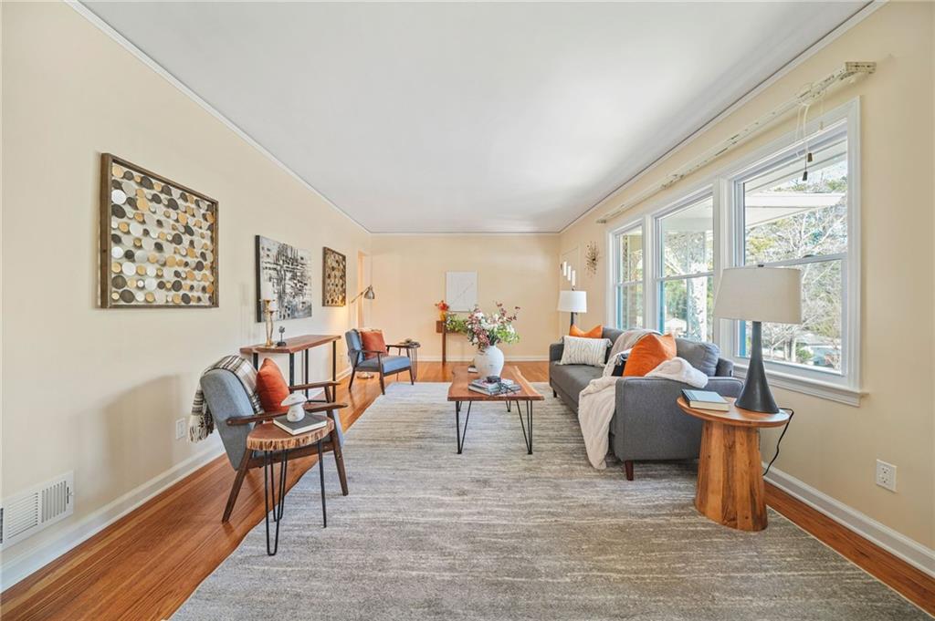 719 Lynn Valley Road SW
