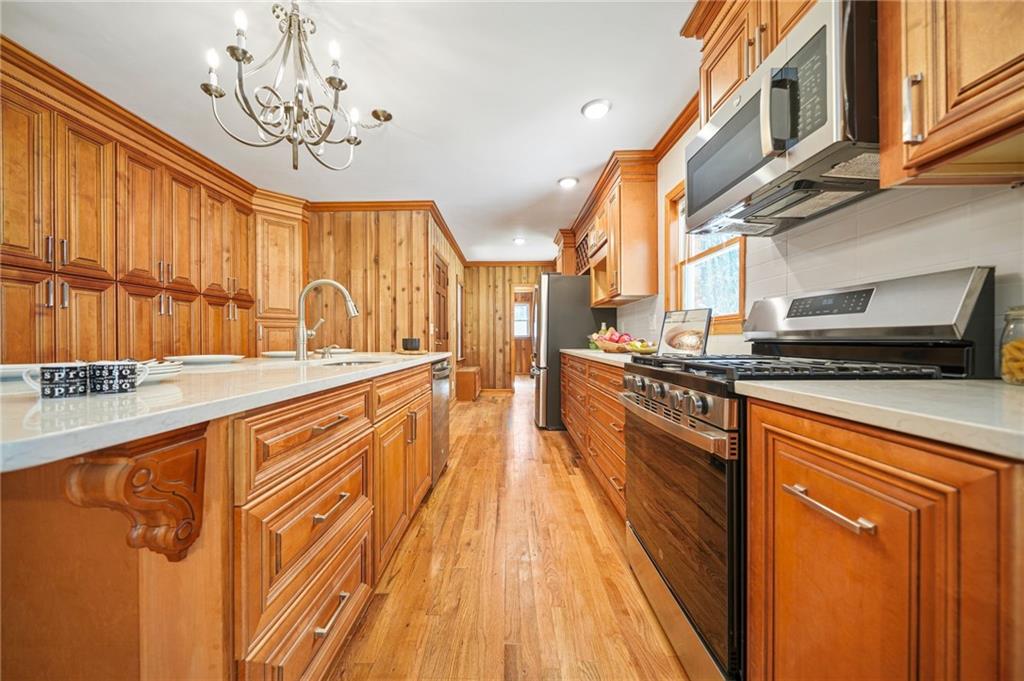 719 Lynn Valley Road SW