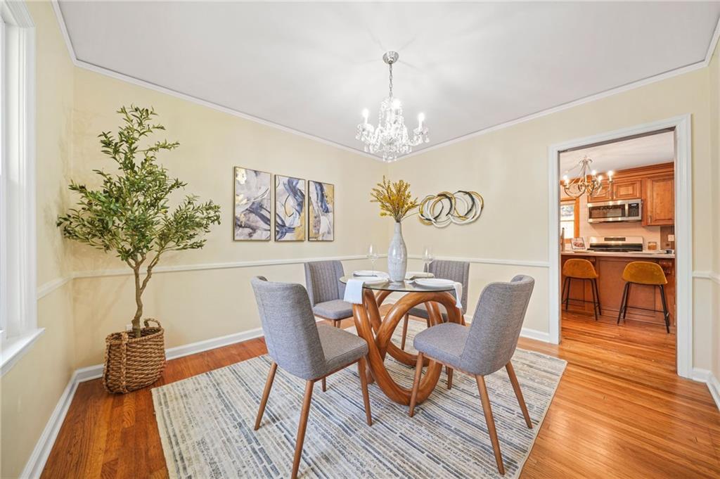 719 Lynn Valley Road SW