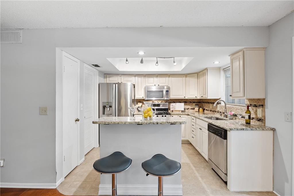 42 Rumson Court SE