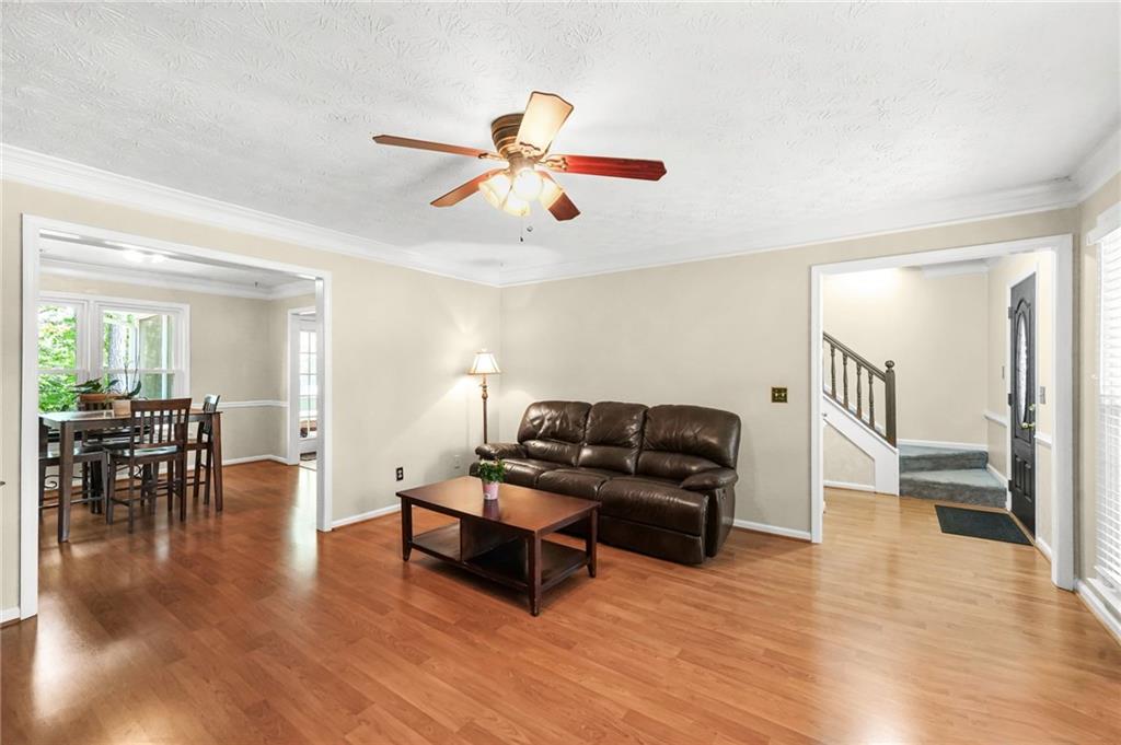 825 Meadowsong Circle