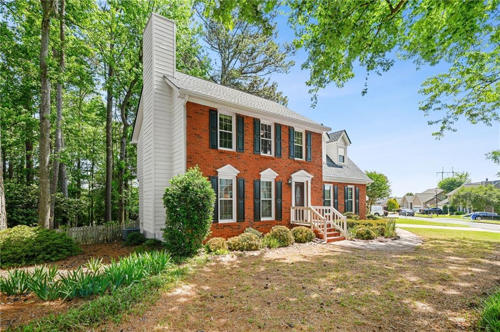 825 Meadowsong Circle