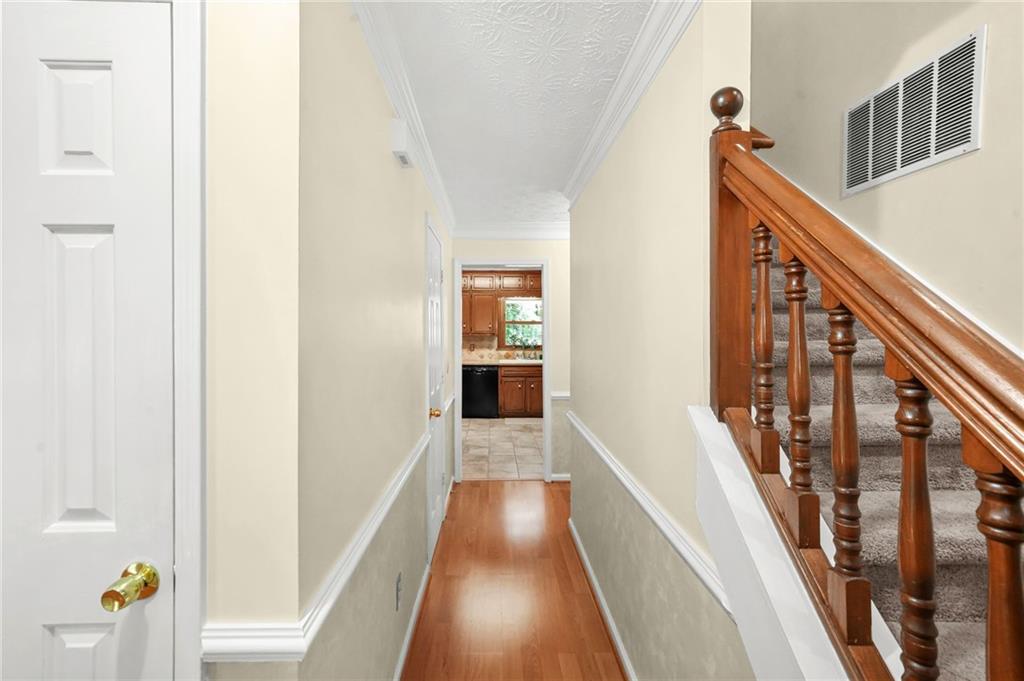 825 Meadowsong Circle