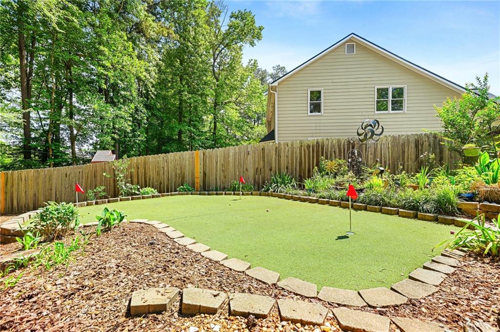 825 Meadowsong Circle