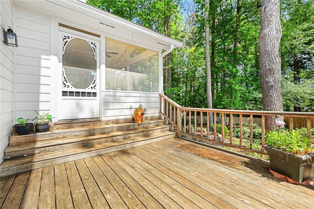 825 Meadowsong Circle