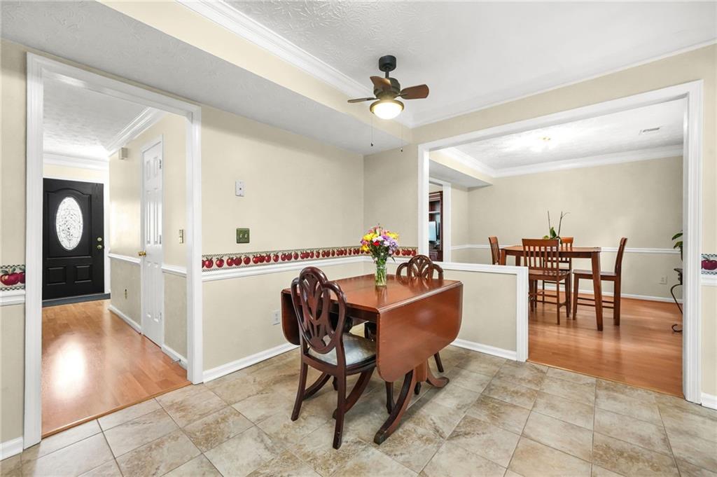 825 Meadowsong Circle