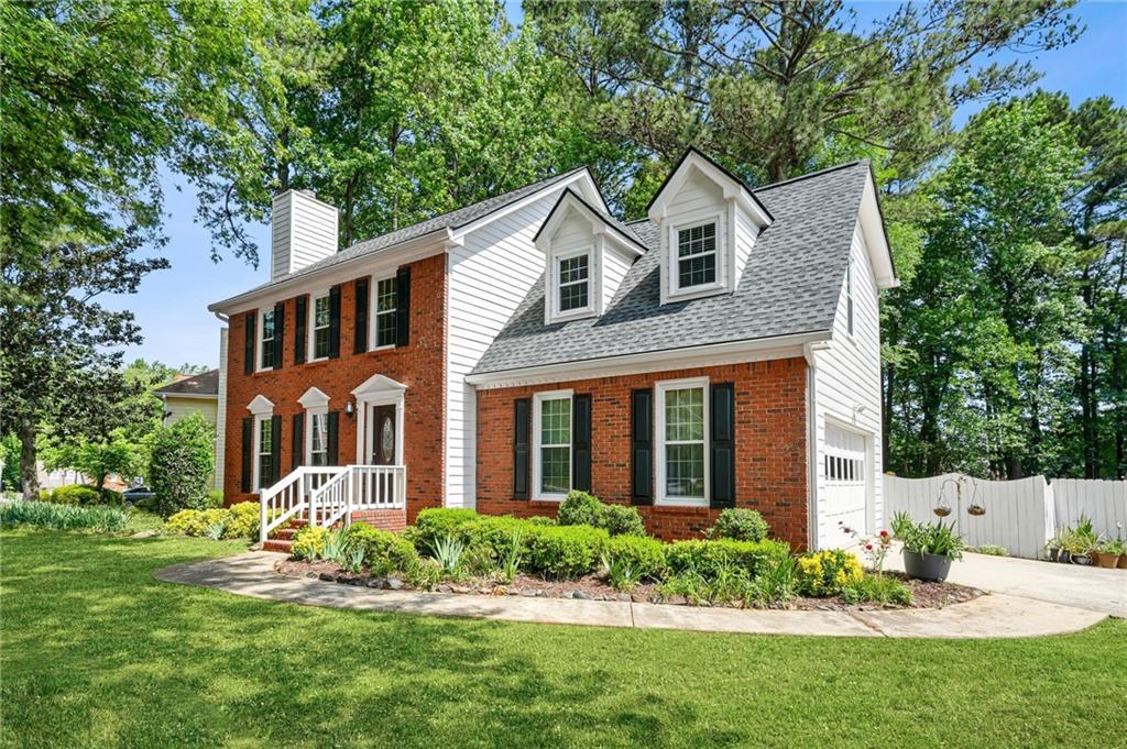 825 Meadowsong Circle