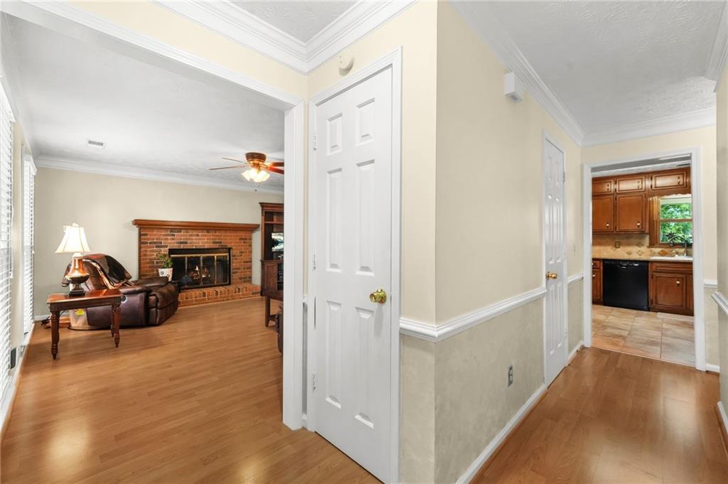 825 Meadowsong Circle