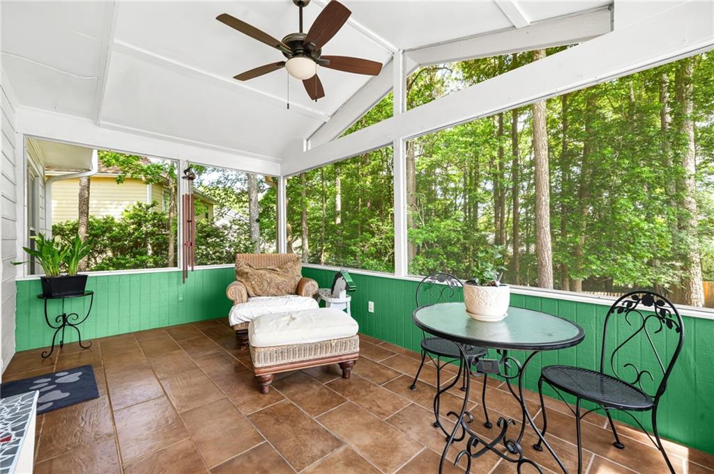 825 Meadowsong Circle