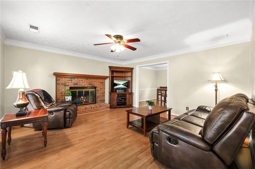 825 Meadowsong Circle