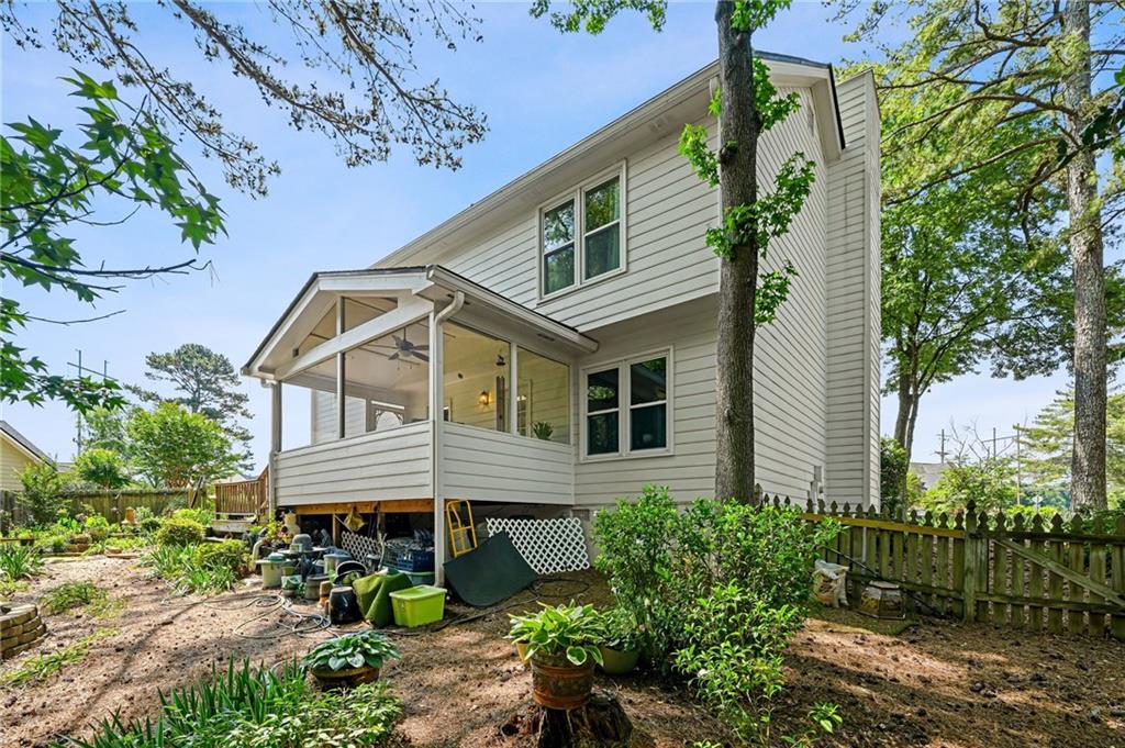 825 Meadowsong Circle