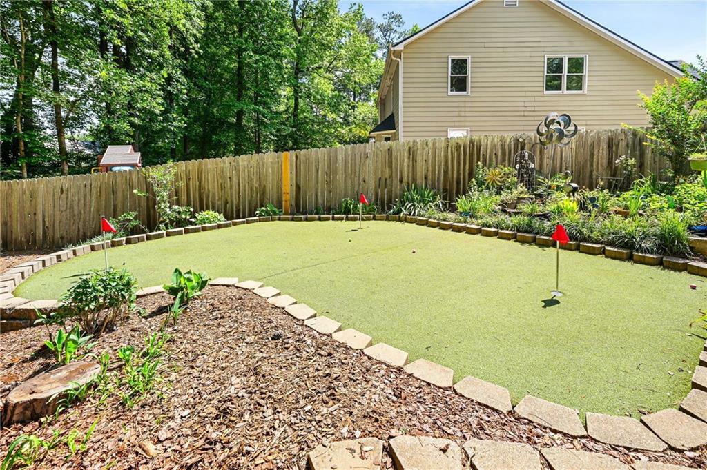 825 Meadowsong Circle