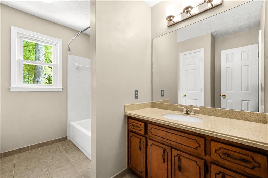 825 Meadowsong Circle