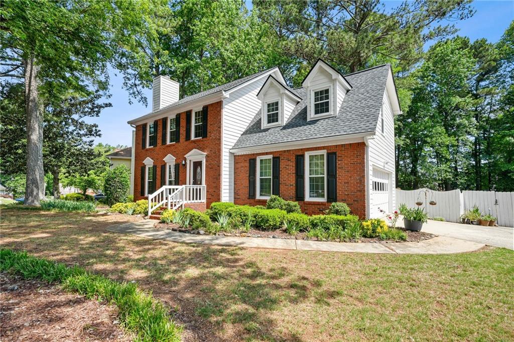 825 Meadowsong Circle
