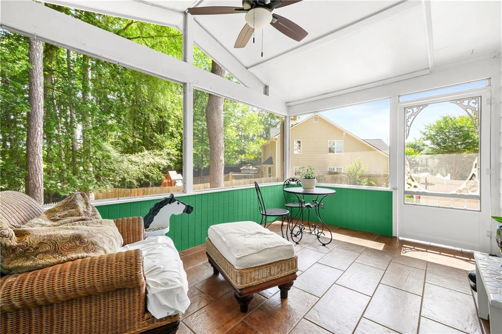 825 Meadowsong Circle