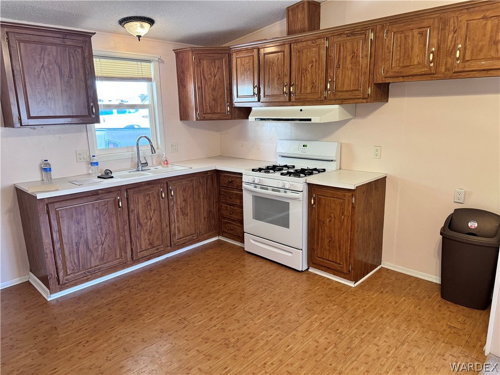 2066 E El Rodeo Road 44