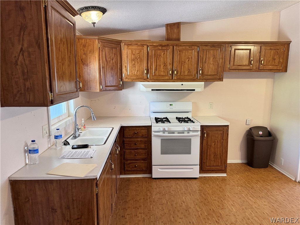 2066 E El Rodeo Road 44