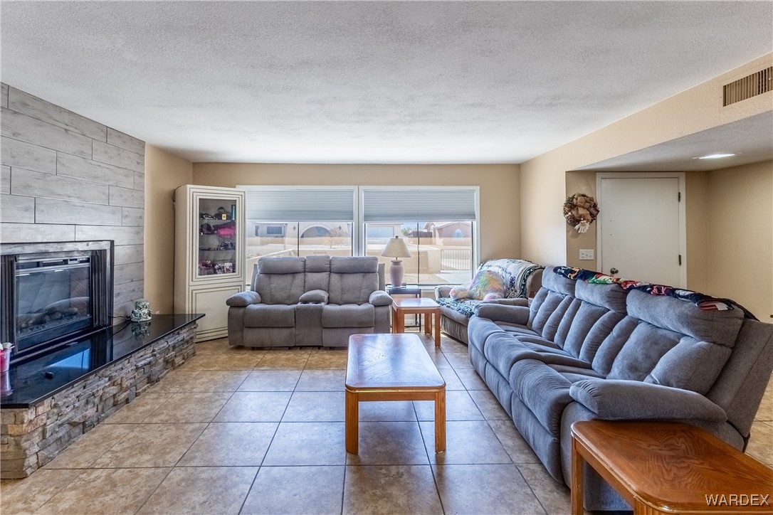1456 Summit Circle