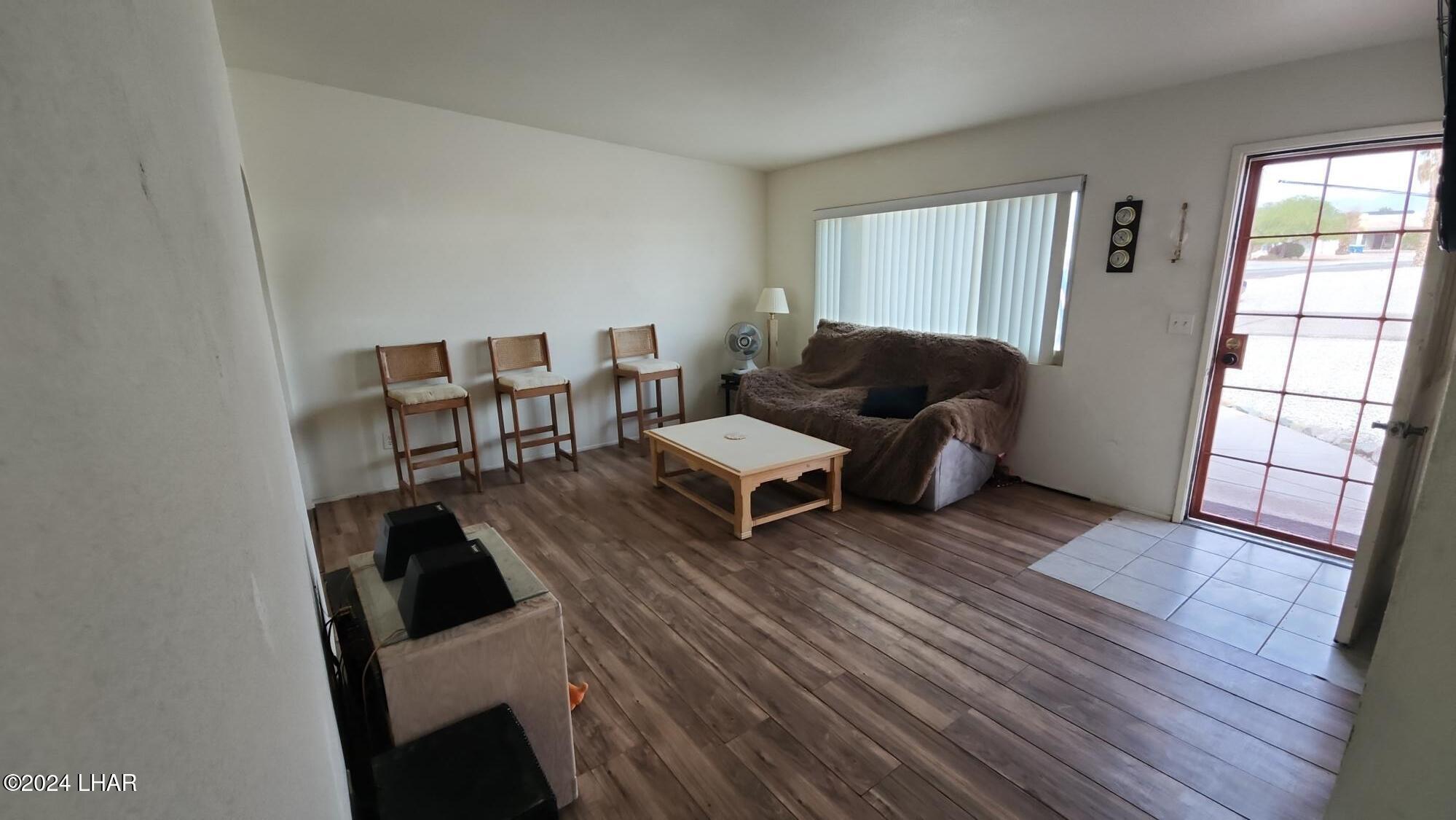 112 Sunray Dr