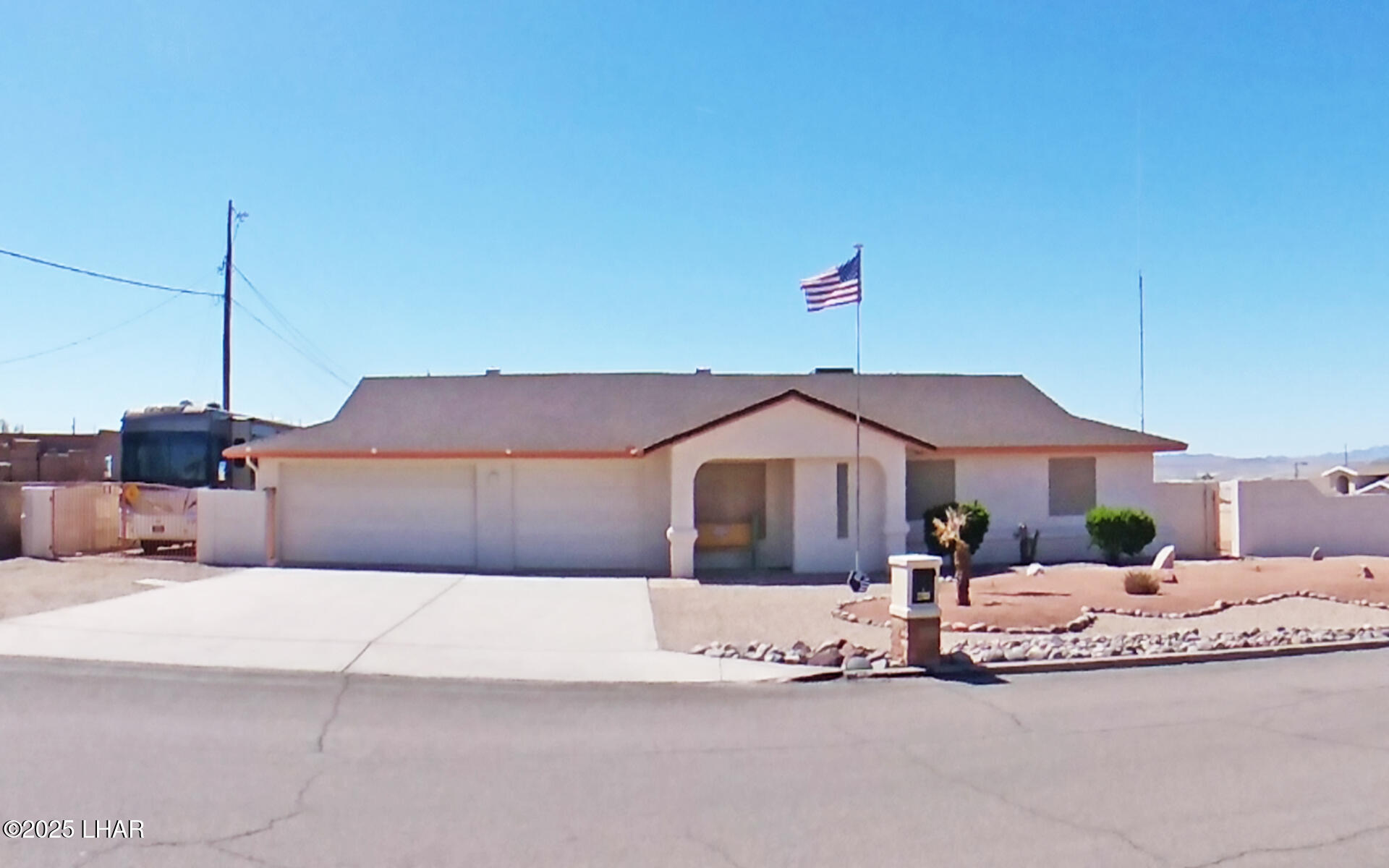 2200 Clarke Dr