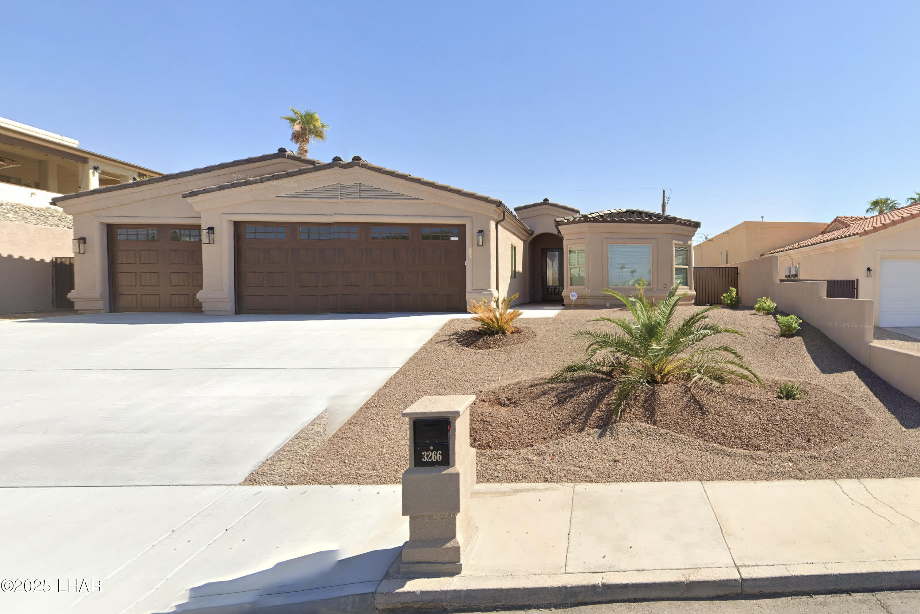 3266 Newport Dr