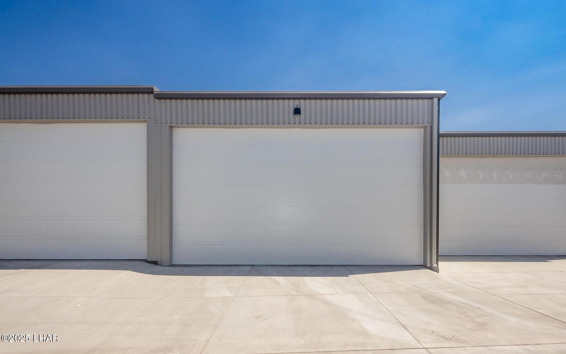 1050 Aviation Dr B104