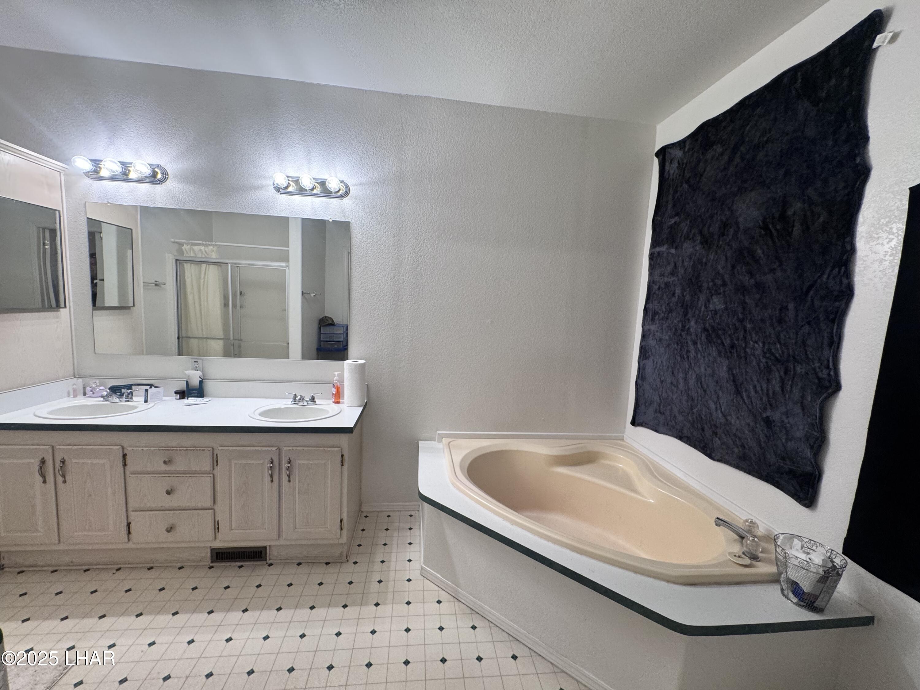 7532 N Valley View Dr 179